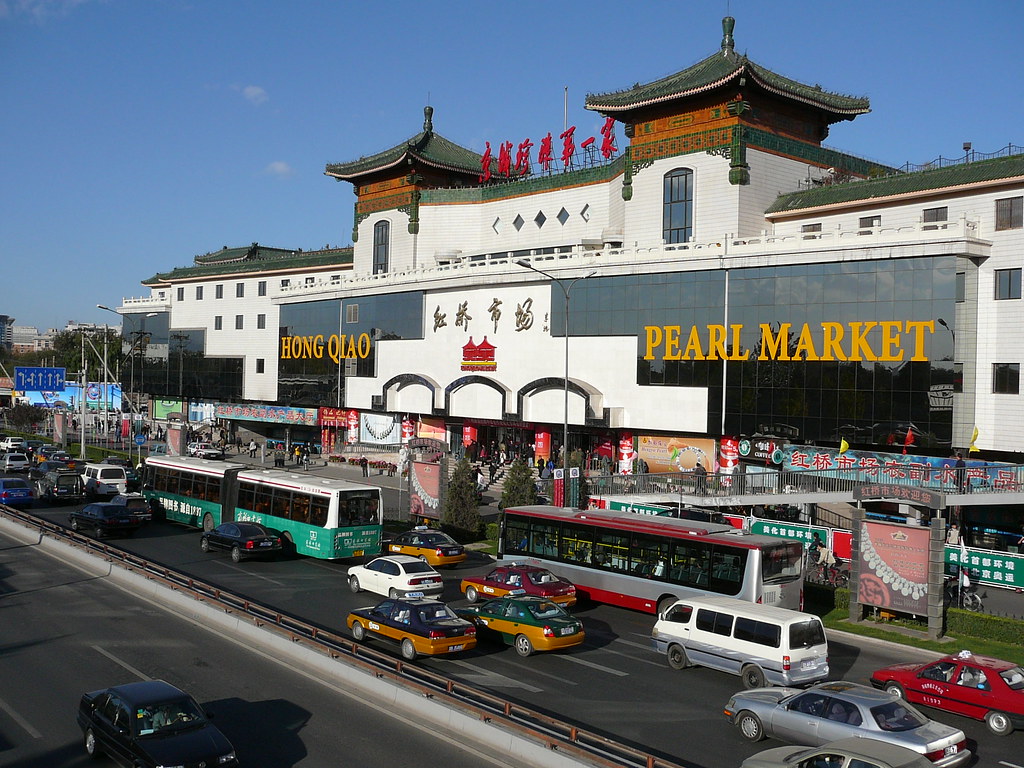 What to Buy at Hongqiao Pearl Market (Beijing) in 2025: Pearls, Jade, and Shopping Tips from Real Travelers